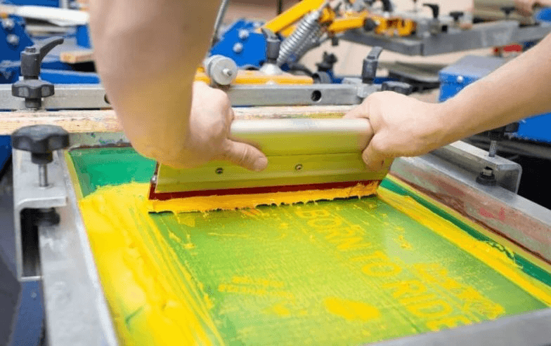 Rubber ink prepared for manual screen printing